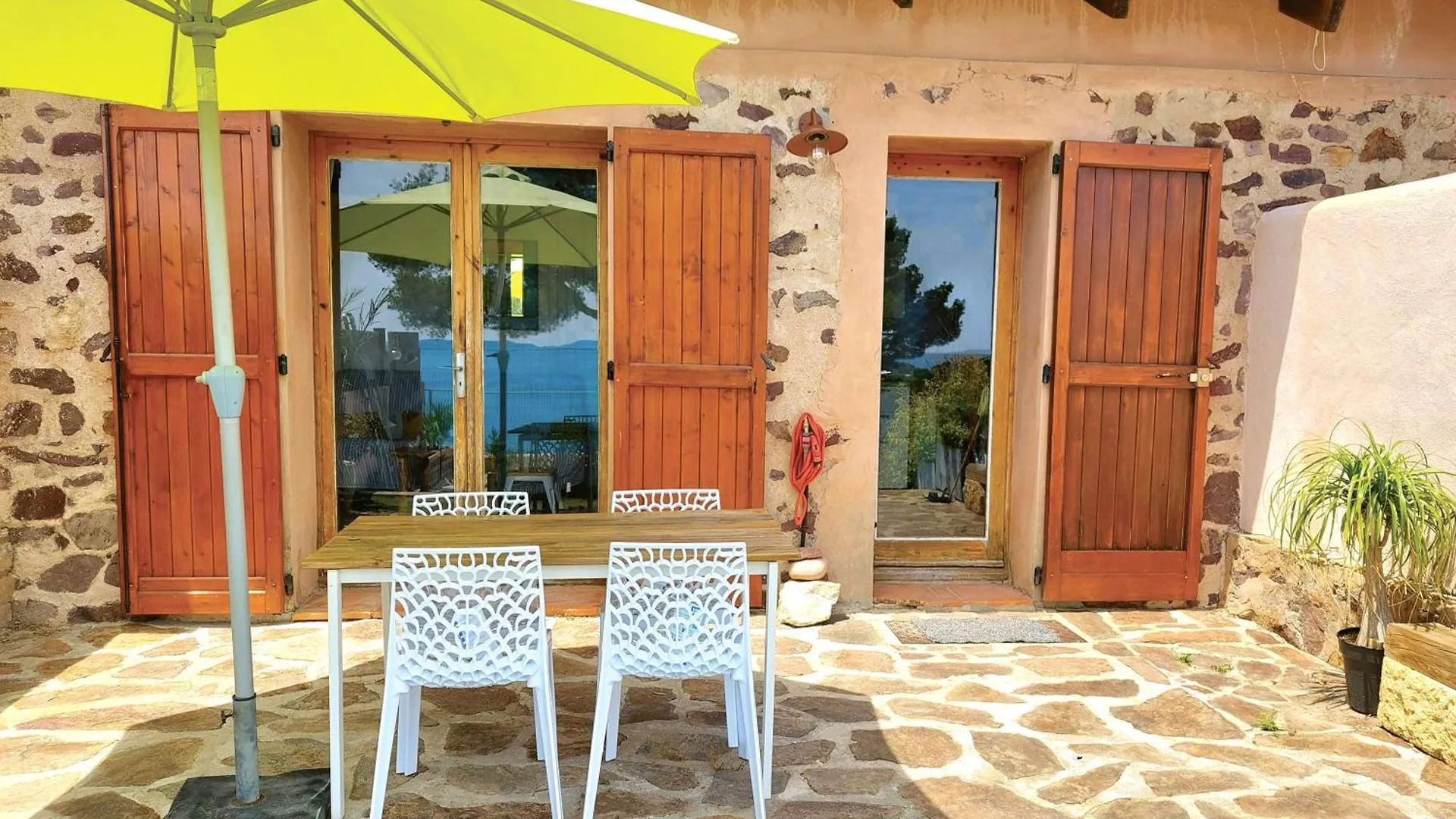Maisonnette Vue Mer Carqueiranne 0*,  France